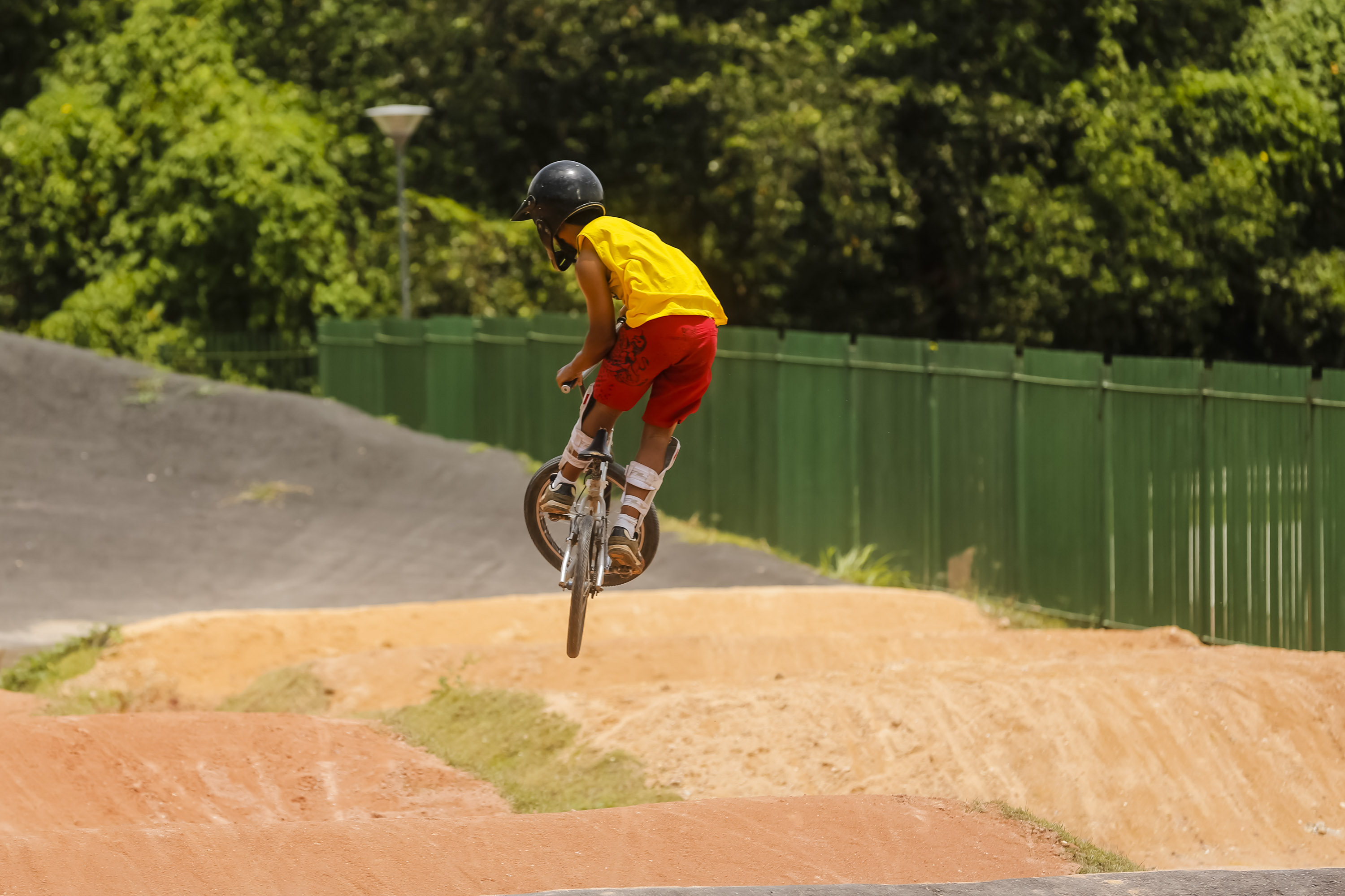 Parques do Recife recebem competição de bicicross