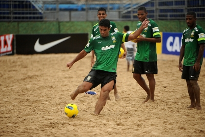 Brasil encara Paraguai na quarta rodada da Copa Sul-Americana de futebol de areia