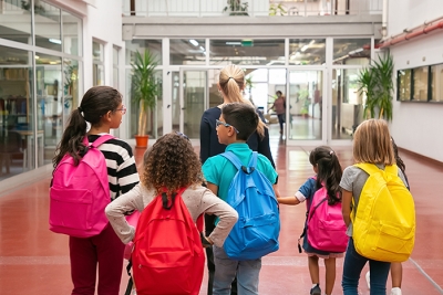 Crianças e jovens em risco: o excesso de peso nas mochilas e seus impactos na saúde da coluna